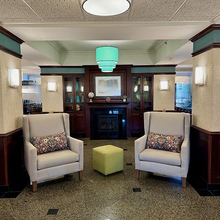 Troy Inn & Suites エクステリア 写真